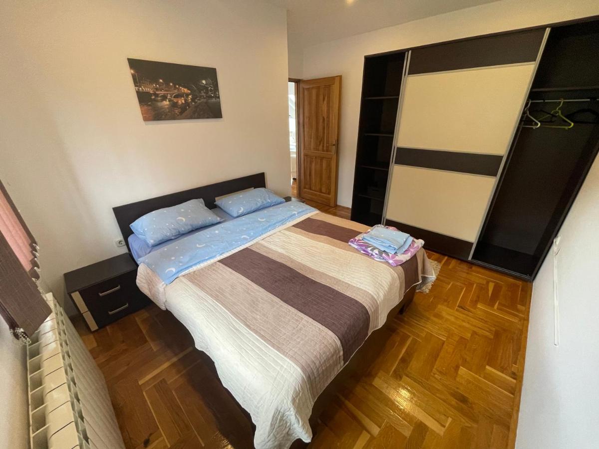 Casa Gialla Free Parking Sarajevo Buitenkant foto
